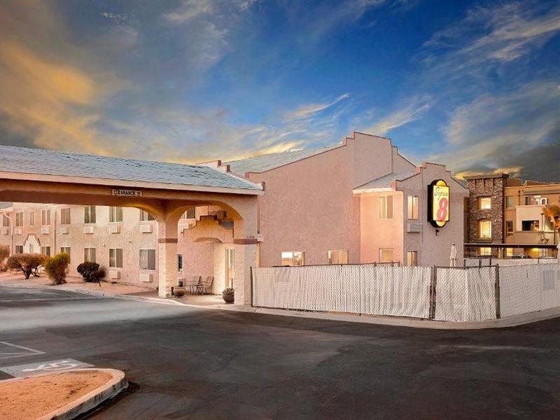 Super 8 By Wyndham Yucca Val/Joshua Tree Nat Pk Area Motel Yucca Valley Dış mekan fotoğraf
